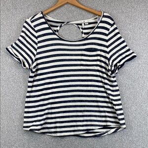 Cato fisherman style tee short sleeve L nautical preppy keyhole in back soft
